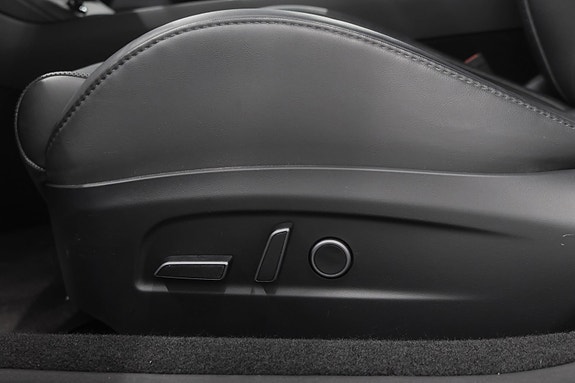 Tesla Model 3 28 of 30