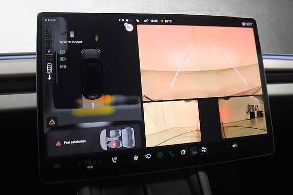 Tesla Model 3 17 of 30