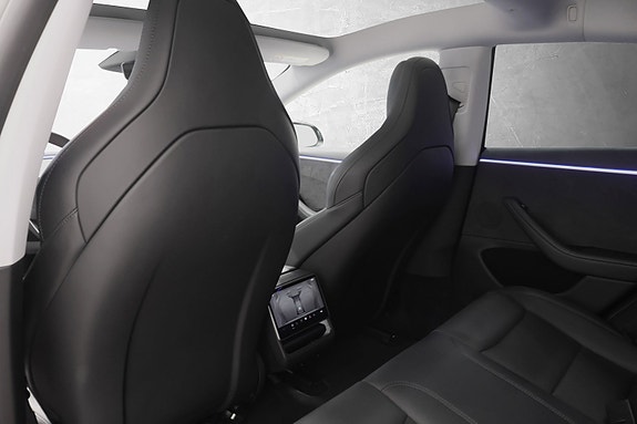 Tesla Model 3 21 of 30