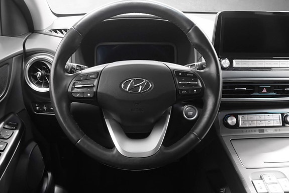 Hyundai Kona 11 of 30