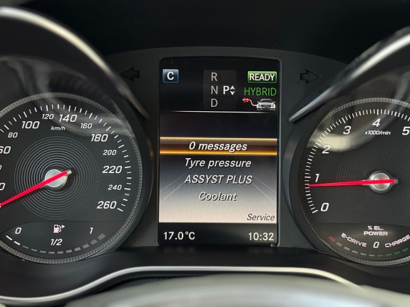 Mercedes-Benz C350 e 30 of 30
