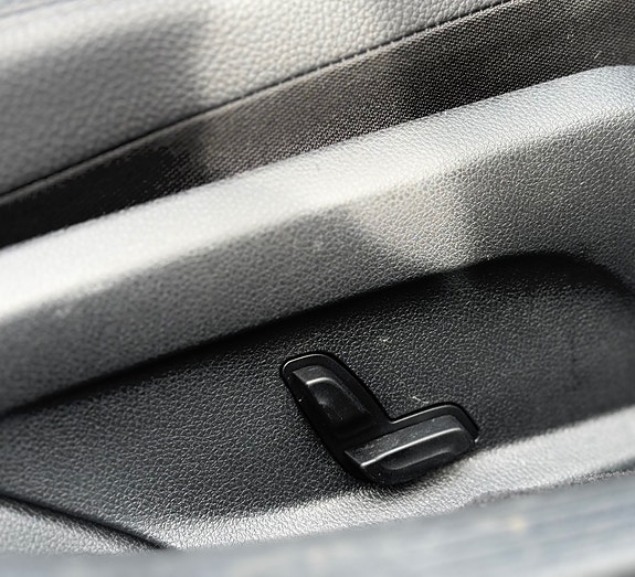 Mercedes-Benz C350 e 21 of 30