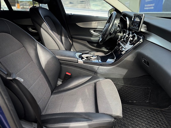 Mercedes-Benz C350 e 22 of 30