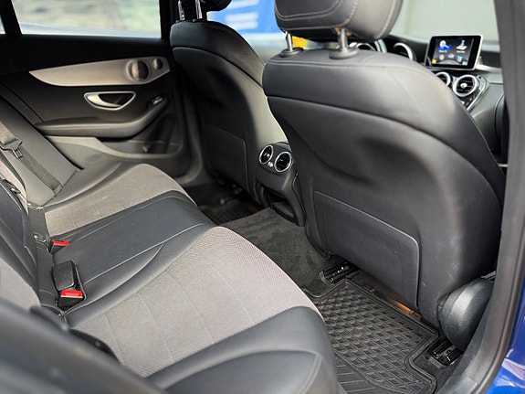 Mercedes-Benz C350 e 24 of 30