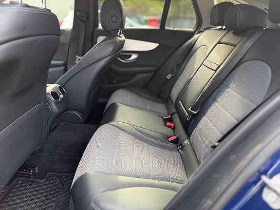 Mercedes-Benz C350 e 18 of 30