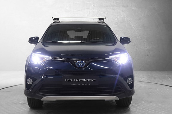Toyota RAV4 9 of 27