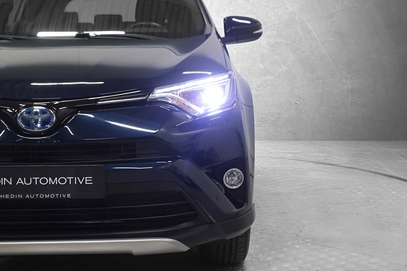 Toyota RAV4 10 of 27
