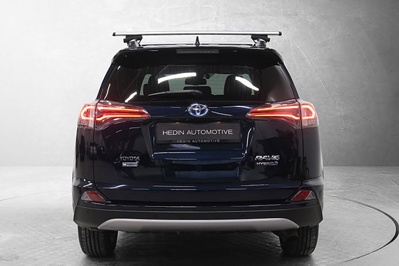 Toyota RAV4 5 of 27