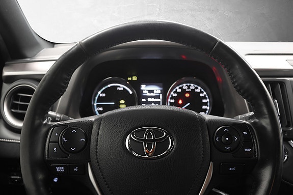 Toyota RAV4 12 of 27