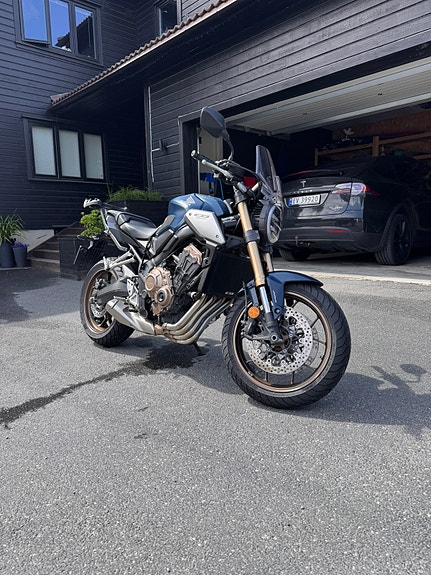 Honda CB 650 R 3 of 7