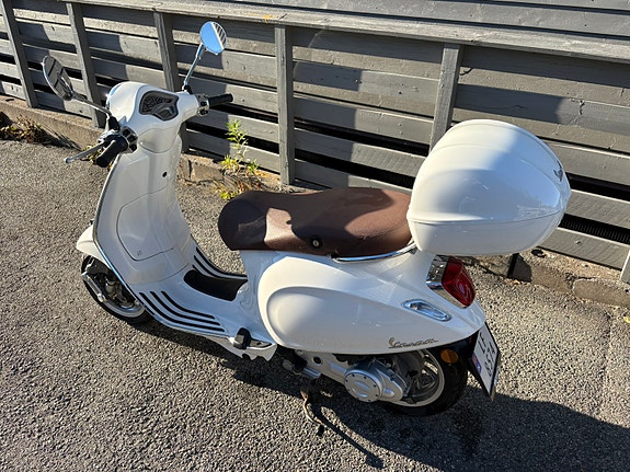Vespa Primavera 50 4 of 9