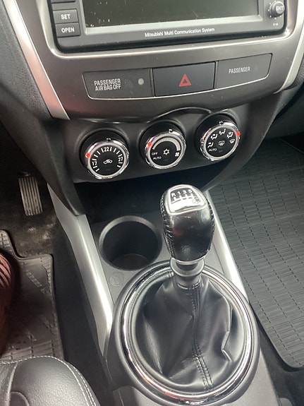 Mitsubishi ASX 8 of 16