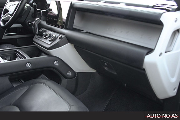 Land Rover Defender 110 20 of 30