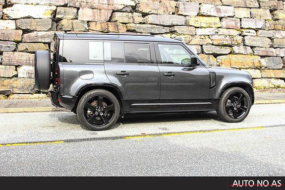 Land Rover Defender 110 11 of 30