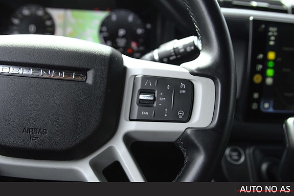 Land Rover Defender 110 22 of 30