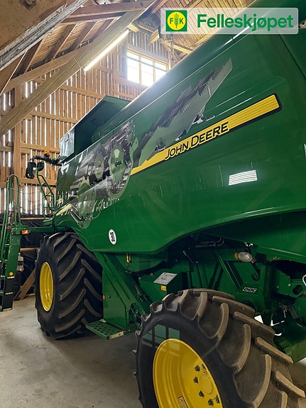 John Deere T550 Hillmaster 8 of 25