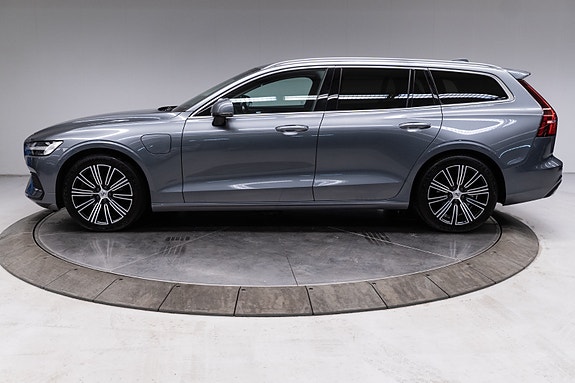 Volvo V60 2 of 30
