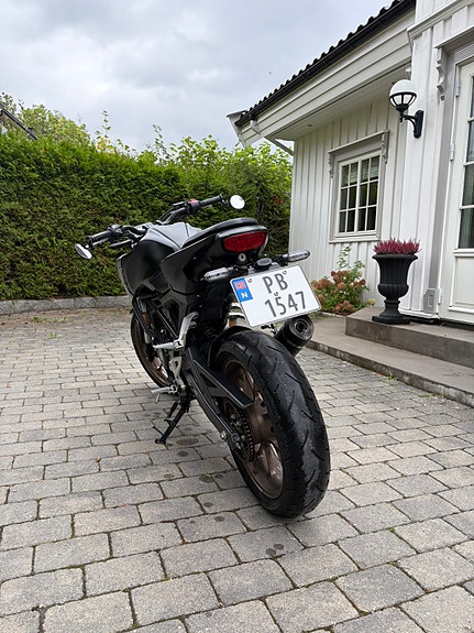 Honda CB 125 R 5 of 8