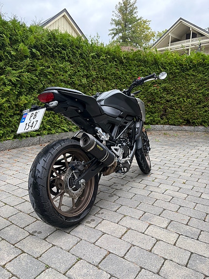 Honda CB 125 R 6 of 8