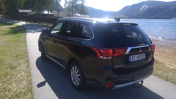 Mitsubishi Outlander 3 of 4