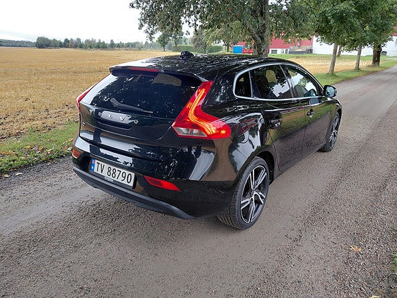 Volvo V40 5 of 30