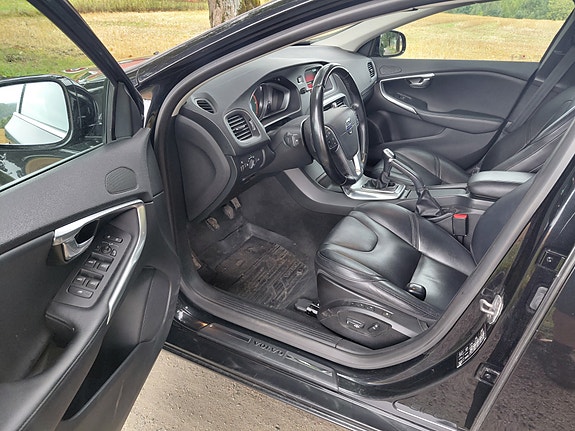 Volvo V40 9 of 30