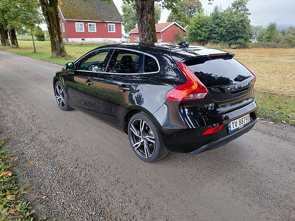 Volvo V40 7 of 30