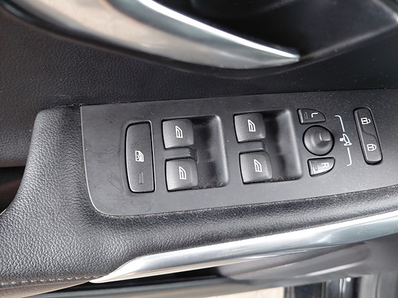 Volvo V40 17 of 30