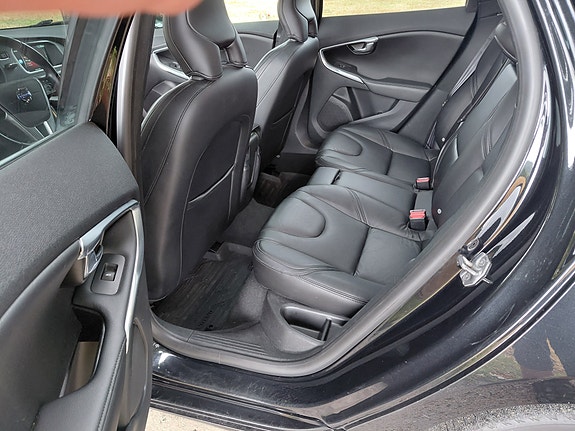 Volvo V40 10 of 30