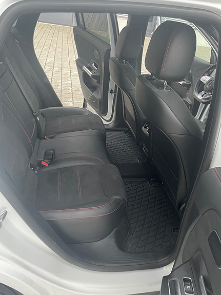 Mercedes-Benz EQA300 13 of 20
