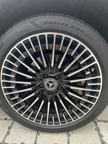 Mercedes-Benz EQA300 17 of 20