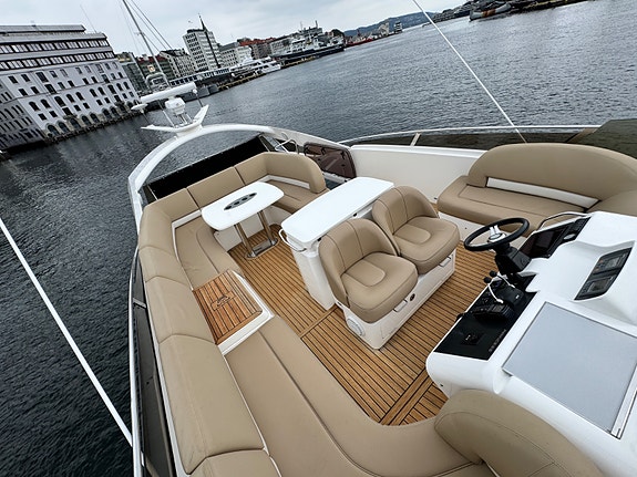 Princess  P58, D12 800, Hold trøstere, Nyere navi, senterlugar. To ankervinsjer. 21 of 30