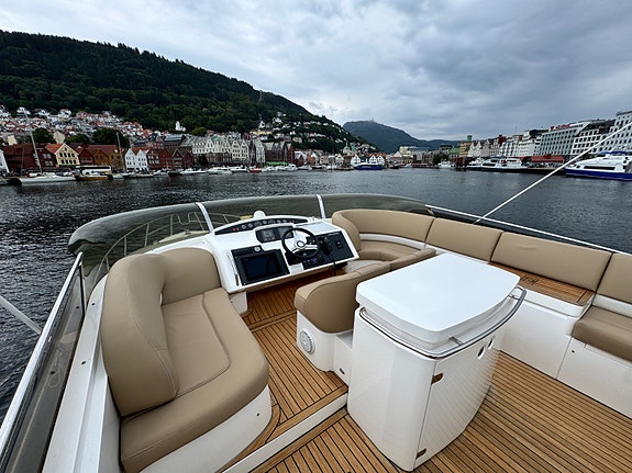 Princess  P58, D12 800, Hold trøstere, Nyere navi, senterlugar. To ankervinsjer. 11 of 30