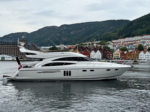 Princess  P58, D12 800, Hold trøstere, Nyere navi, senterlugar. To ankervinsjer. 3 of 30