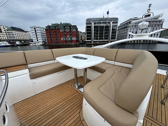 Princess  P58, D12 800, Hold trøstere, Nyere navi, senterlugar. To ankervinsjer. 14 of 30