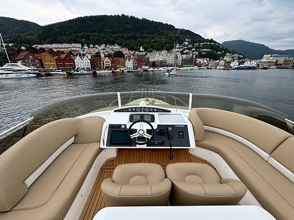 Princess  P58, D12 800, Hold trøstere, Nyere navi, senterlugar. To ankervinsjer. 16 of 30