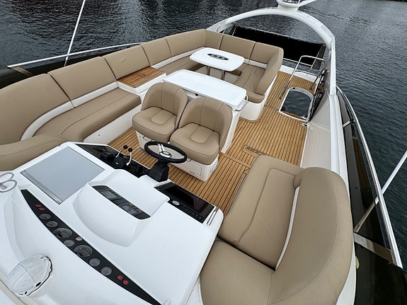 Princess  P58, D12 800, Hold trøstere, Nyere navi, senterlugar. To ankervinsjer. 19 of 30