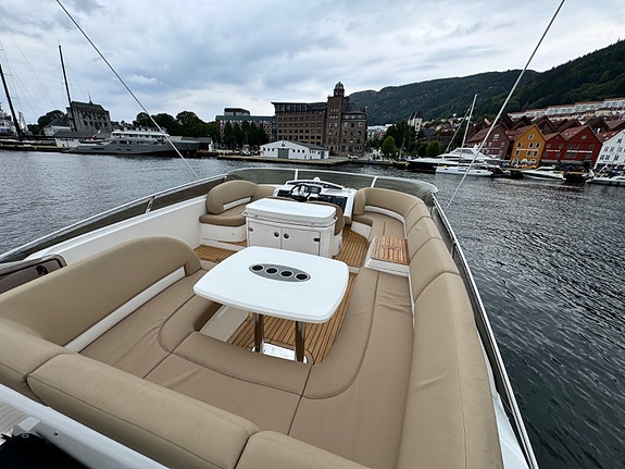 Princess  P58, D12 800, Hold trøstere, Nyere navi, senterlugar. To ankervinsjer. 22 of 30
