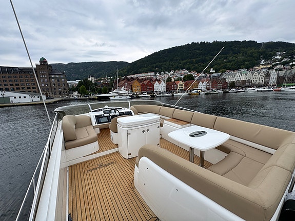 Princess  P58, D12 800, Hold trøstere, Nyere navi, senterlugar. To ankervinsjer. 23 of 30