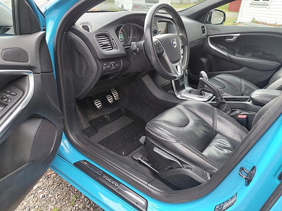 Volvo V40 9 of 30