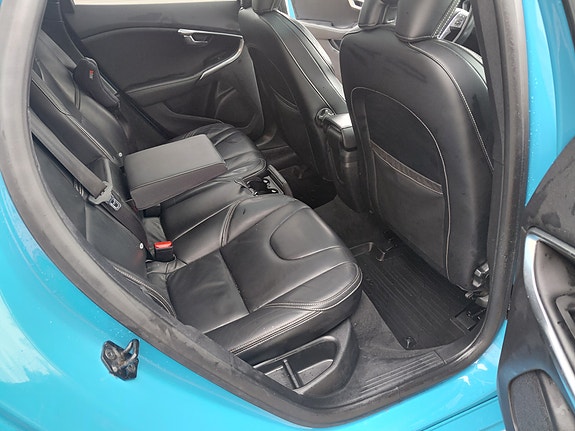 Volvo V40 12 of 30
