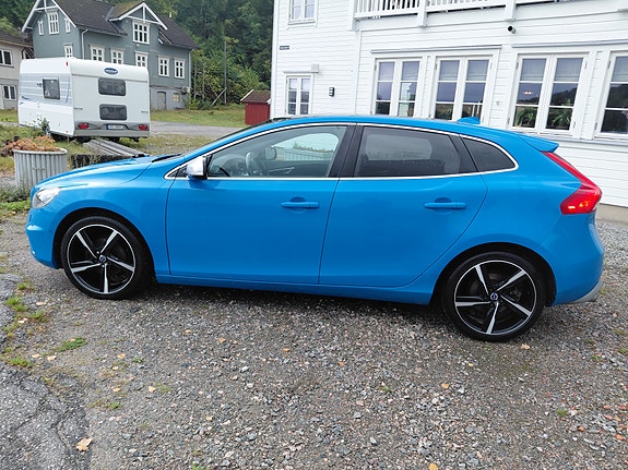 Volvo V40 8 of 30