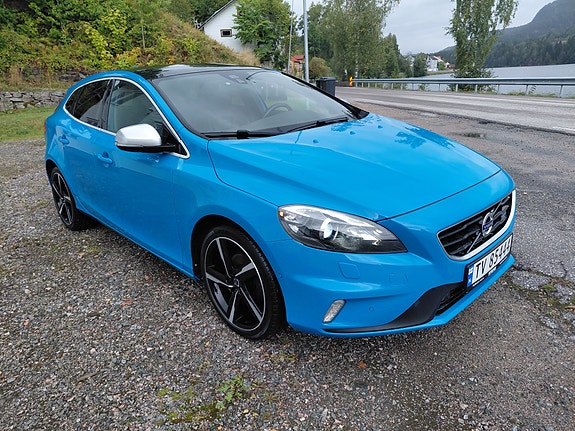 Volvo V40 3 of 30