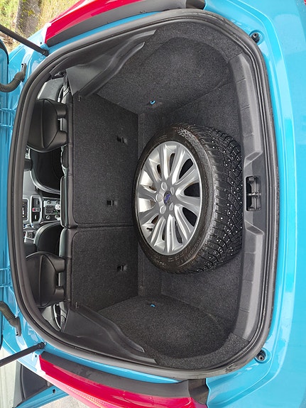Volvo V40 13 of 30