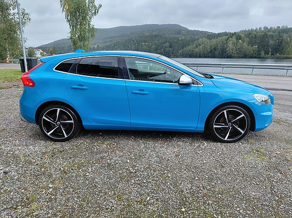 Volvo V40 4 of 30