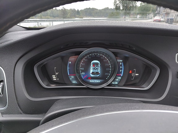 Volvo V40 21 of 30