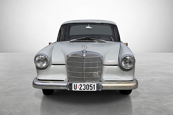 Mercedes-Benz 190 6 of 30