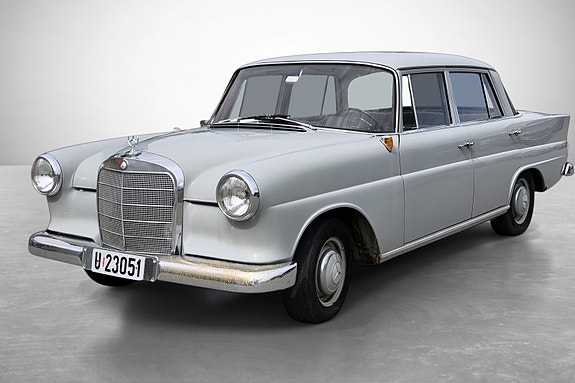 Mercedes-Benz 190 3 of 30