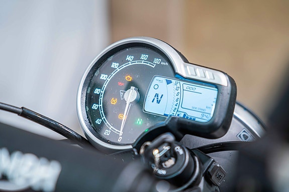 Triumph Scrambler 400X // Sidevesker inkludert! Kun 1 // 16 of 21