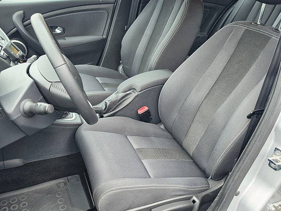 Renault Megane 12 of 30